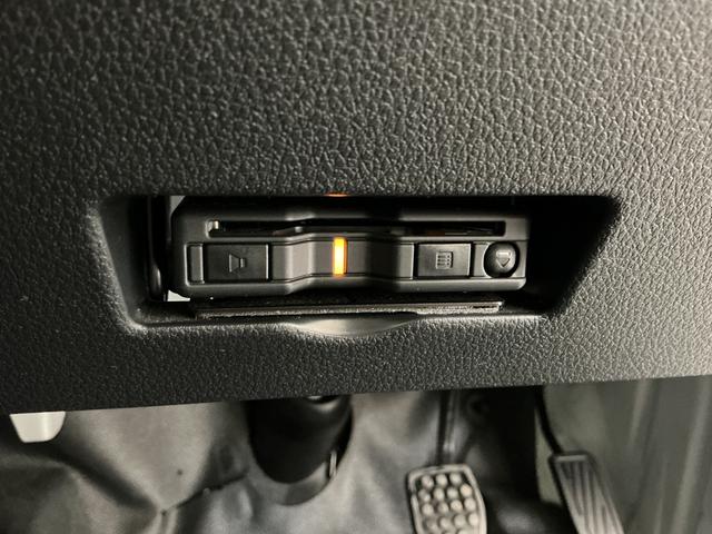 ハイゼットカーゴＤＸ　ＣＶＴ　ＥＴＣ　前後コーナーセンサー　キーレス　ラジオＣＶＴ車　１年保証　ＥＴＣ　前後コーナーセンサー　ラジオ　キーレスエントリー　オートハイビーム　アイドリングストップ　横滑り防止装置　オートライト　両側スライドドア　オーバーヘッドシェルフ（兵庫県）の中古車