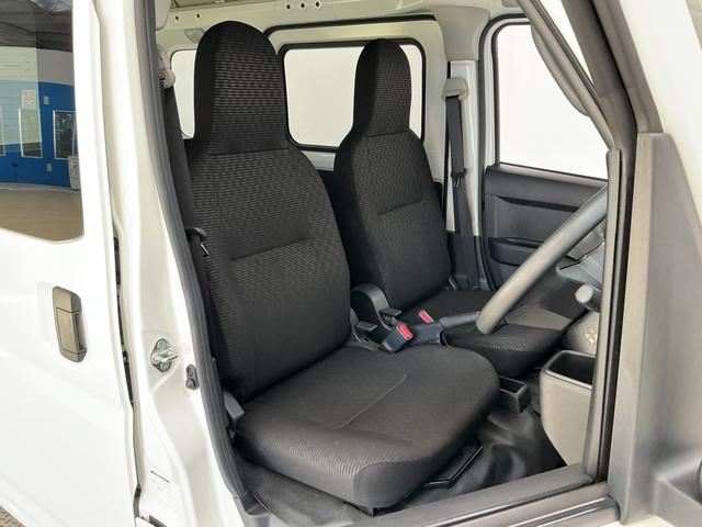 ハイゼットカーゴＤＸ　ＣＶＴ　ＥＴＣ　前後コーナーセンサー　キーレス　ラジオＣＶＴ車　１年保証　ＥＴＣ　前後コーナーセンサー　ラジオ　キーレスエントリー　オートハイビーム　アイドリングストップ　横滑り防止装置　オートライト　両側スライドドア　オーバーヘッドシェルフ（兵庫県）の中古車