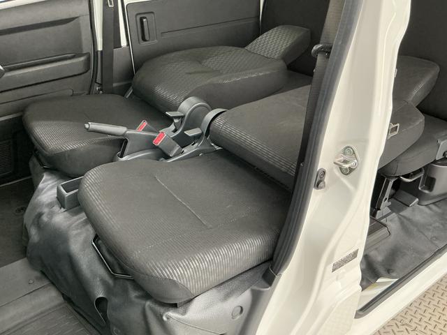 ハイゼットカーゴＤＸ　ＣＶＴ　ＥＴＣ　前後コーナーセンサー　キーレス　ラジオＣＶＴ車　１年保証　ＥＴＣ　前後コーナーセンサー　ラジオ　キーレスエントリー　オートハイビーム　アイドリングストップ　横滑り防止装置　オートライト　両側スライドドア　オーバーヘッドシェルフ（兵庫県）の中古車