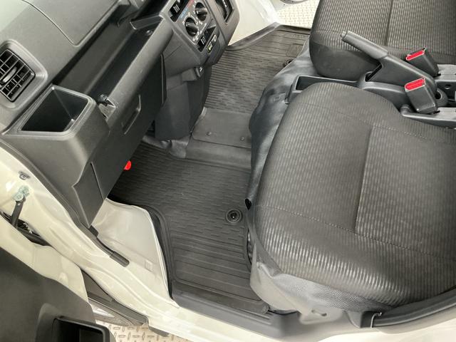 ハイゼットカーゴＤＸ　ＣＶＴ　ＥＴＣ　前後コーナーセンサー　キーレス　ラジオＣＶＴ車　１年保証　ＥＴＣ　前後コーナーセンサー　ラジオ　キーレスエントリー　オートハイビーム　アイドリングストップ　横滑り防止装置　オートライト　両側スライドドア　オーバーヘッドシェルフ（兵庫県）の中古車