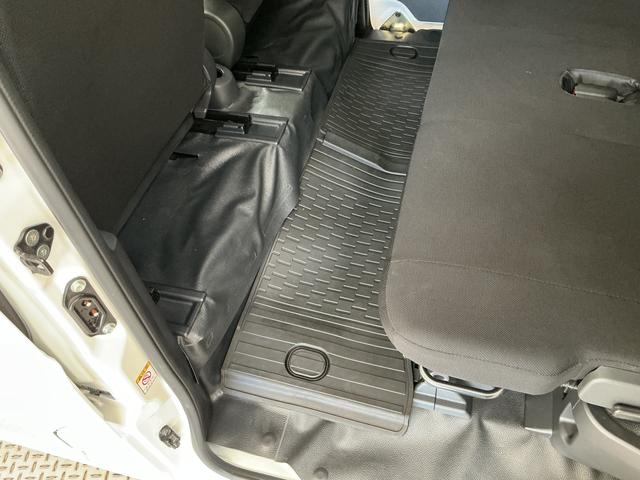 ハイゼットカーゴＤＸ　ＣＶＴ　ＥＴＣ　前後コーナーセンサー　キーレス　ラジオＣＶＴ車　１年保証　ＥＴＣ　前後コーナーセンサー　ラジオ　キーレスエントリー　オートハイビーム　アイドリングストップ　横滑り防止装置　オートライト　両側スライドドア　オーバーヘッドシェルフ（兵庫県）の中古車