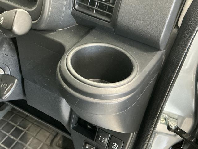 ハイゼットカーゴクルーズ 4WD 5MT 禁煙 ワンオーナー CDオーディオ4WD MT車 走行無制限1年保証 禁煙車 ワンオーナー CDオーディオ 両側スライドドア USB接続 キーレスエントリー アイドリングストップ ドアバイザー 電動格納ミラー オーバーヘッドシェルフ(兵庫県)の中古車