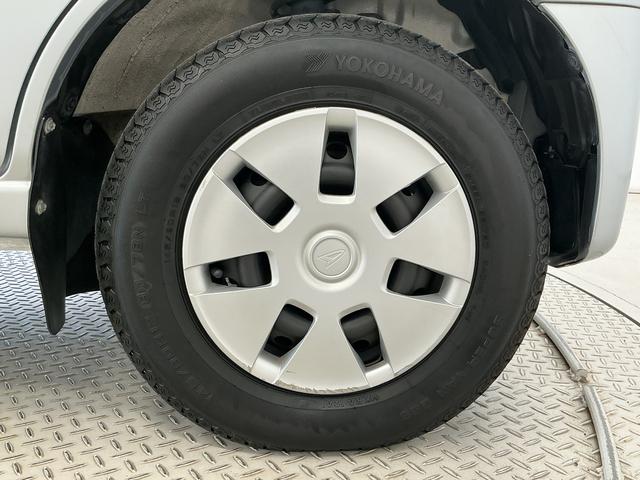ハイゼットカーゴクルーズ 4WD 5MT 禁煙 ワンオーナー CDオーディオ4WD MT車 走行無制限1年保証 禁煙車 ワンオーナー CDオーディオ 両側スライドドア USB接続 キーレスエントリー アイドリングストップ ドアバイザー 電動格納ミラー オーバーヘッドシェルフ(兵庫県)の中古車