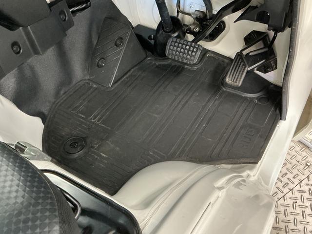 ハイゼットトラックスタンダード 農用スペシャル 3モード4WD CVT 3方開3モード電子制御式4WD CVT車 1年保証 前後コーナーセンサー 3方開 荷台作業灯 荷台マット センターデフロック オートハイビーム アイドリングストップ 横滑り防止装置 ドアバイザー(兵庫県)の中古車