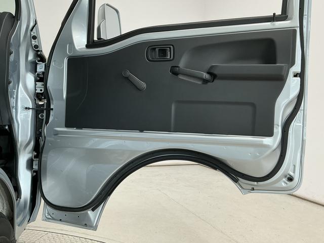 ハイゼットトラックスタンダード AT車 3方開 ラジオデッキ ドアバイザーAT車 走行無制限1年保証 ラジオデッキ ドアバイザー 3方開 12Vアクセサリーソケット マッドフラップ スペアタイヤ 禁煙車 マニュアルエアコン パワーステアリング(兵庫県)の中古車
