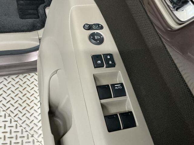 N−BOXG ターボSSパッケージ 純正ナビ ETC バックカメラ1年保証 禁煙車 純正ナビ ETC バックカメラ 両側電動スライドドア クルーズコントロール パドルシフト Bluetooth TV ツートンカラー 衝突軽減ブレーキ サイドエアバッグ 横滑り防止装置(兵庫県)の中古車