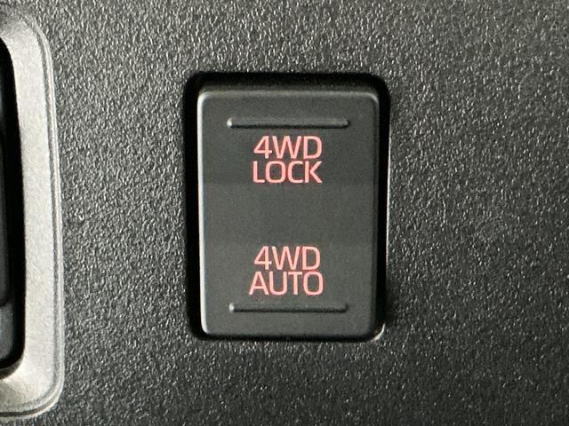 ハイゼットカーゴ 中古車 クルーズ　３モード４ＷＤ　ＣＶＴ　前後コーナーセンサー３モード電子制御式４ＷＤ　ＣＶＴ車　１年保証　前後コーナーセンサー　オートハイビーム　ＬＥＤヘッドライト　プッシュスタート　横滑り防止装置　オートライト　電動格納ドアミラー　両側スライドドア