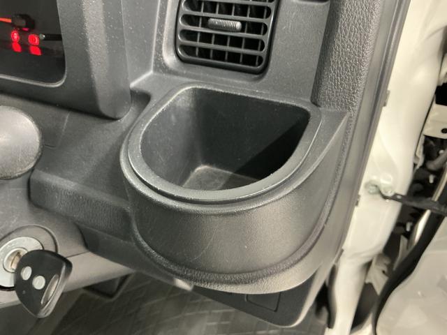 ハイゼットトラックスタンダード　ＡＴ　禁煙　ワンオーナー　ラジオ　３方開ＡＴ車　１年保証　禁煙車　ワンオーナー　ラジオ　３方開　ゲートプロテクター　リアゲートチェーン　キーレスエントリー　ドアバイザー　ヘッドライトレベライザー　オーバーヘッドシェルフ　パワーウインドウ（兵庫県）の中古車