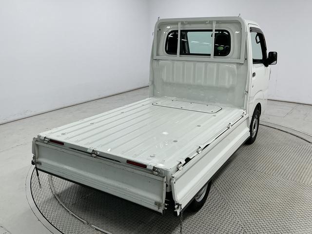 ハイゼットトラックスタンダード　ＡＴ　禁煙　ワンオーナー　ラジオ　３方開ＡＴ車　１年保証　禁煙車　ワンオーナー　ラジオ　３方開　ゲートプロテクター　リアゲートチェーン　キーレスエントリー　ドアバイザー　ヘッドライトレベライザー　オーバーヘッドシェルフ　パワーウインドウ（兵庫県）の中古車