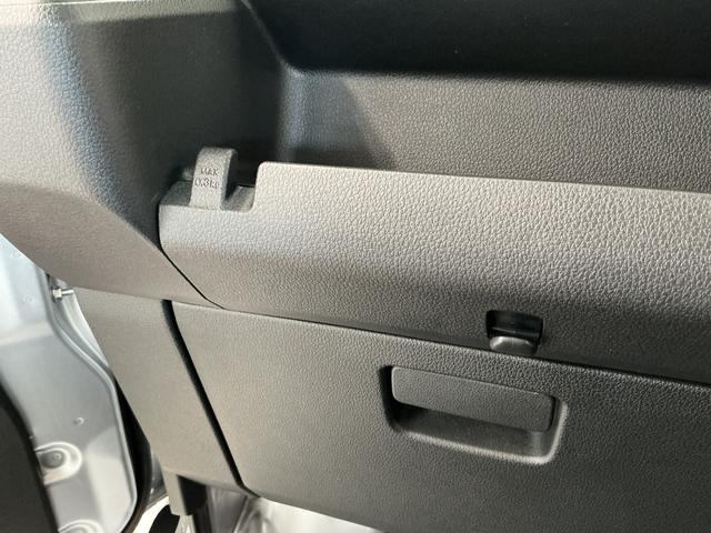 ハイゼットカーゴスペシャル CVT ラジオ コーナーセンサー 両側スライドCVT車 走行無制限1年保証 前後コーナーセンサー ラジオ オートハイビーム アイドリングストップ 横滑り防止装置 オートライト ヘッドライトレベライザー アクセサリーソケット 両側スライドドア(兵庫県)の中古車