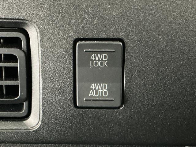 ハイゼットカーゴDX 3モード4WD CVT 前後コーナーセンサー キーレス3モード電子制御式4WD CVT車 1年保証 前後コーナーセンサー ラジオ キーレスエントリー オートハイビーム アイドリングストップ 横滑り防止装置 ヘッドライトレベライザー 両側スライドドア(兵庫県)の中古車