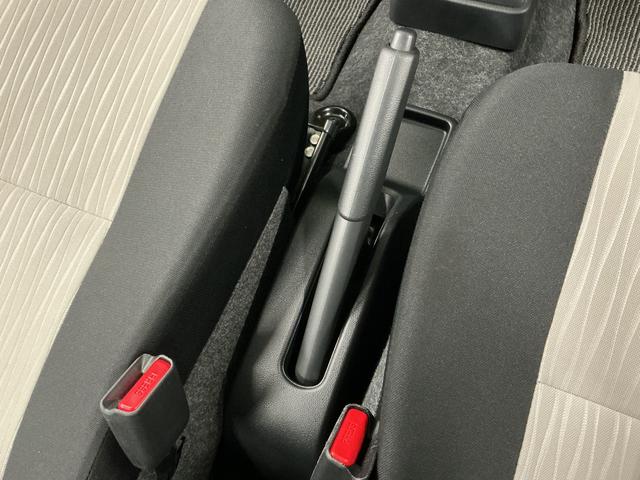 ミライースL SAIII 前後コーナーセンサー キーレスエントリー走行無制限1年保証 前後コーナーセンサー オートハイビーム キーレスエントリー アイドリングストップ 横滑り防止装置 オートライト ヘッドライトレベライザー アクセサリーソケット マニュアルエアコン(兵庫県)の中古車