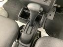 走行無制限１年保証　４ＷＤ　ＡＴ　ラジオ　３方開　ヘッドライトレベライザー　アクセサリーソケット　マニュアルエアコン　スペアタイヤ　パッテリーカバー　インフォメーションディスプレイ　パワステ（兵庫県）の中古車