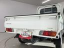 走行無制限１年保証　４ＷＤ　荷台作業灯　ＡＴ車　３方開　ゲートプロテクター　ドアバイザー　ヘッドライトレベライザー　マニュアルエアコン　シガーソケット　スペアタイヤ　ラジオ　パワーステアリング（兵庫県）の中古車