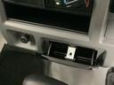 走行無制限１年保証　４ＷＤ　荷台作業灯　ＡＴ車　３方開　ゲートプロテクター　ドアバイザー　ヘッドライトレベライザー　マニュアルエアコン　シガーソケット　スペアタイヤ　ラジオ　パワーステアリング（兵庫県）の中古車