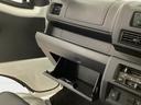 走行無制限１年保証　前後コーナーセンサー　ＣＶＴ　３方開　荷台マット　オートマチックハイビーム　アイドリングストップ　横滑り防止装置　ヘッドライトレベライザー　アクセサリーソケット　ラジオ（兵庫県）の中古車
