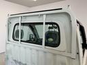 走行無制限１年保証　ＭＴ車　荷台マット　３方開　ゲートプロテクター　ドアバイザー　ヘッドライトレベライザー　リアゲートチェーン　ラジオ　スペアタイヤ　バッテリーカバー　ラバーフロアマット（兵庫県）の中古車