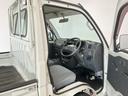 走行無制限１年保証　４ＷＤ　荷台作業灯　ＭＴ車　３方開　ゲートプロテクター　荷台マット　ドアバイザー　ヘッドライトレベライザー　シガーソケット　リアゲートチェーン　ラジオ　１２インチアルミホイール（兵庫県）の中古車
