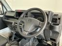 走行無制限１年保証　４ＷＤ　荷台マット　ＡＴ車　３方開　ゲートプロテクター　ドアバイザー　ヘッドライトレベライザー　アクセサリーソケット　マニュアルエアコン　スペアタイヤ　ラバーフロアマット（兵庫県）の中古車