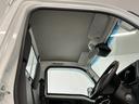走行無制限１年保証　４ＷＤ　荷台マット　ＭＴ車　３方開　ゲートプロテクター　ＬＥＤヘッドライト　ドアバイザー　ヘッドライトレベライザー　アクセサリーソケット　マニュアルエアコン　ラジオ　スペアタイヤ（兵庫県）の中古車