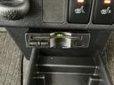 １年保証　ナビ　ＥＴＣ　シートヒーター　バックカメラ　コーナーセンサー　ＵＳＢ接続　オートハイビーム　ＬＥＤヘッドライト　ドアバイザー　サイドエアバック　シートリフター　１４インチ純正アルミホイール（兵庫県）の中古車