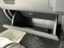 ＭＴ車　１年保証　ワンオーナー　ポータブルナビ　ラジオ　３方開　ゲートプロテクター　荷台マット　リアゲートチェーン　ドアバイザー　ヘッドライトレベライザー　シガーソケット　マニュアルエアコン（兵庫県）の中古車