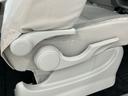 １年保証　福祉車両　ワンオーナー　ウェルカムシートリフト　禁煙車　純正ナビ　ドラレコ　ＥＴＣ　バックカメラ　Ｂｌｕｅｔｏｏｔｈ　ＴＶ　ＵＳＢ　ＤＶＤ　衝突回避支援ブレーキ　横滑り防止装置　ドアバイザー（兵庫県）の中古車
