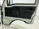 ＡＴ車　１年保証　禁煙車　ワンオーナー　ラジオ　３方開　ゲートプロテクター　リアゲートチェーン　キーレスエントリー　ドアバイザー　ヘッドライトレベライザー　オーバーヘッドシェルフ　パワーウインドウ（兵庫県）の中古車