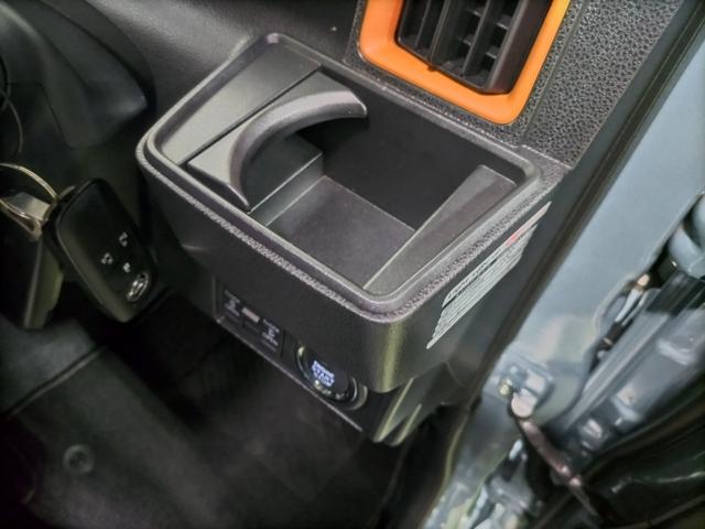 タントファンクロス認定中古車 CVT 9インチディスプレイオーディオ バックカメラ キーフリーシステム 両側パワースライドドア 助手席側ピラーレス ステアリングスイッチ オートエアコン サンシェード LEDヘッドライト(香川県)の中古車
