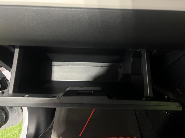 ムーヴキャンバスストライプスＧ認定中古車　ＣＶＴ　ナビ　ドライブレコーダー　パノラマカメラ　キーフリーシステム　ステアリングスイッチ　ホッとカップホルダー　両側パワースライドドア（香川県）の中古車