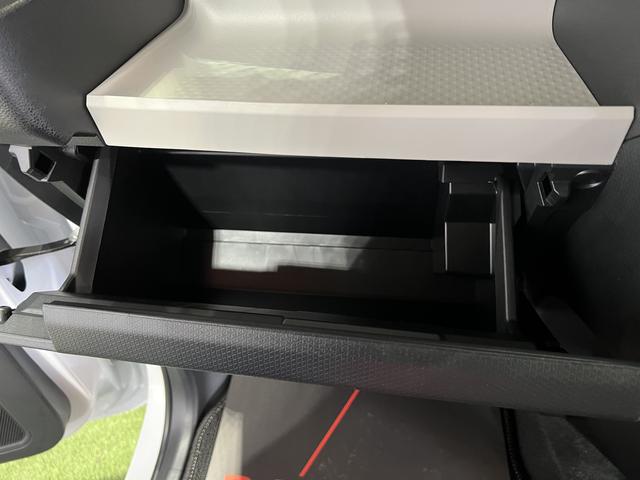 タントＸ認定中古車　ＣＶＴ　９インチディスプレイオーディオ　バックカメラ　キーフリーシステム　片側パワースライドドア　助手席側ピラーレス　ステアリングスイッチ　オートエアコン（香川県）の中古車