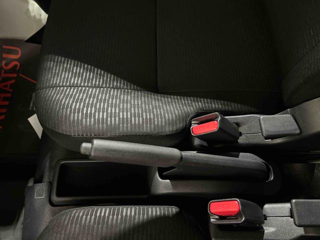 ハイゼットカーゴＤＸ認定中古車　ＣＶＴ　ＣＤラジオ　キーレスエントリー　マニュアルエアコン　オートライト　アイドリングストップ（香川県）の中古車