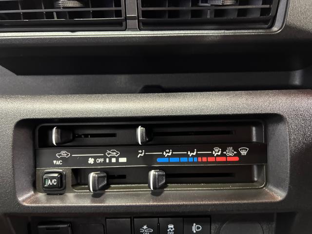 ハイゼットトラックスタンダード純正ラジオ　オートライト　エアコン　アイドリングストップ　取扱説明書　保証書　認定中古車　ＣＶＴ　６６０（香川県）の中古車