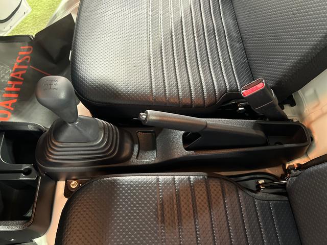 ハイゼットトラックスタンダード純正ラジオ　オートライト　エアコン　アイドリングストップ　取扱説明書　保証書　認定中古車　ＣＶＴ　６６０（香川県）の中古車