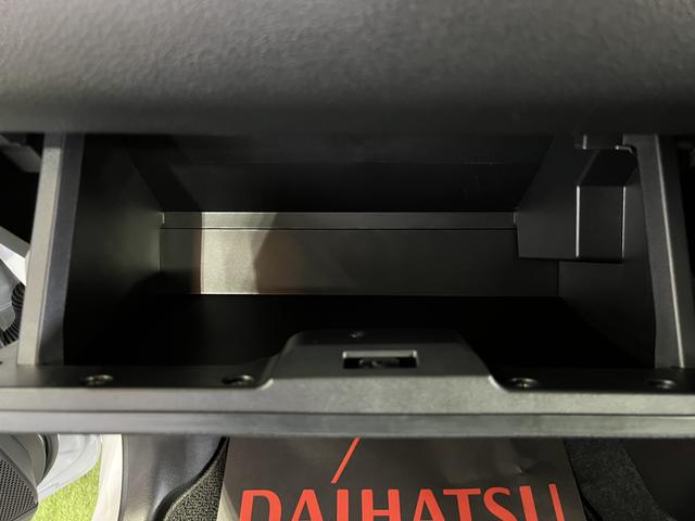 ムーヴキャンバスストライプスＧバックカメラ　両側パワースライドドア　ホッとカップホルダー　シートヒーター　オートエアコン　キーフリー　ステアリングスイッチ　認定中古車　ＣＶＴ　６６０（香川県）の中古車