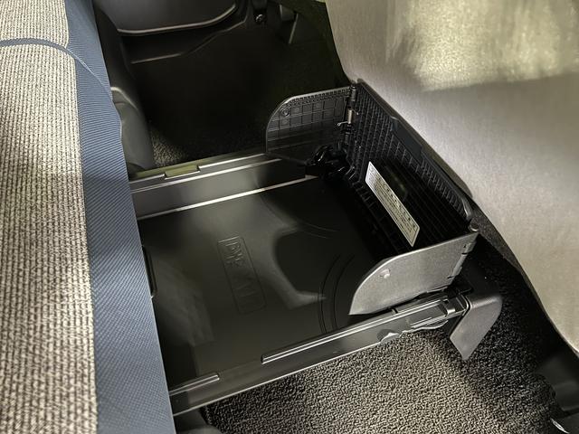 ムーヴキャンバスストライプスＧバックカメラ　両側パワースライドドア　ホッとカップホルダー　シートヒーター　オートエアコン　キーフリー　ステアリングスイッチ　認定中古車　ＣＶＴ　６６０（香川県）の中古車