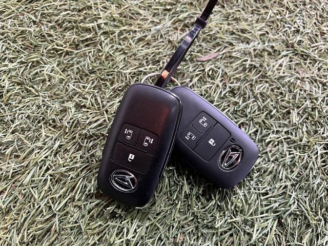 ムーヴキャンバスストライプスＧバックカメラ　両側パワースライドドア　ホッとカップホルダー　シートヒーター　オートエアコン　キーフリー　ステアリングスイッチ　認定中古車　ＣＶＴ　６６０（香川県）の中古車