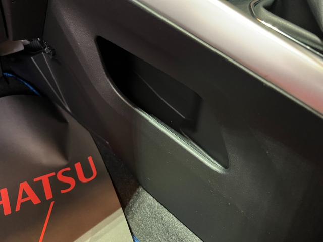 ロッキープレミアムG HEV9インチディスプレイオーディオ TV Bluetooth 全方位カメラ キーフリー シートヒーター 認定中古車 CVT 660(香川県)の中古車