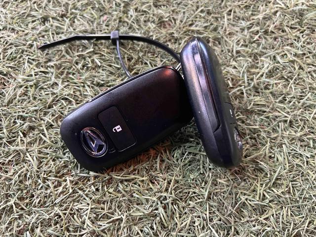 ロッキープレミアムＧ　ＨＥＶナビ　ＴＶ　Ｂｌｕｅｔｏｏｔｈ　ＥＴＣ　バックカメラ　キーフリー　シートヒーター　ステアリングスイッチ　オートエアコン　認定中古車　ＣＶＴ　１２００（香川県）の中古車