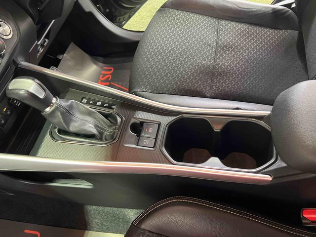 ロッキープレミアムＧ　ＨＥＶナビ　ＴＶ　Ｂｌｕｅｔｏｏｔｈ　ＥＴＣ　バックカメラ　キーフリー　シートヒーター　ステアリングスイッチ　オートエアコン　認定中古車　ＣＶＴ　１２００（香川県）の中古車