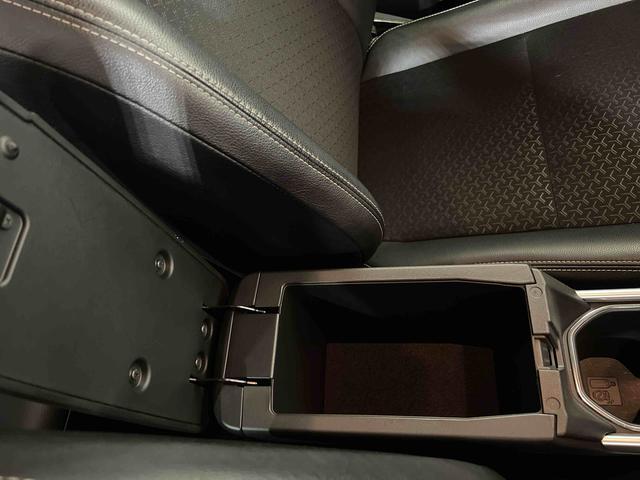 ロッキープレミアムＧ　ＨＥＶナビ　ＴＶ　Ｂｌｕｅｔｏｏｔｈ　ＥＴＣ　バックカメラ　キーフリー　シートヒーター　ステアリングスイッチ　オートエアコン　認定中古車　ＣＶＴ　１２００（香川県）の中古車