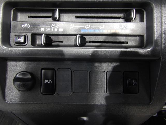 ハイゼットトラックスタンダード４ＷＤ　５ＭＴ　パワステ　エアコン　運転席ＳＲＳエアバッグ　切替式４ＷＤ　１２インチスチールホイール　ＡＭ／ＦＭラジオ（岩手県）の中古車