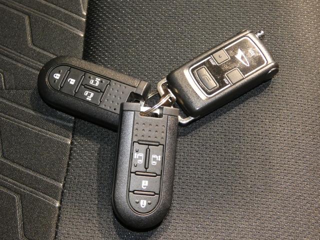 トールカスタムＧ　リミテッドII　ＳＡIII４ＷＤ　クルーズコントロール　パノラマモニター　ナビ　ドラレコ　ＥＴＣ　スマートアシスト　オートエアコン　シートヒーター（岩手県）の中古車