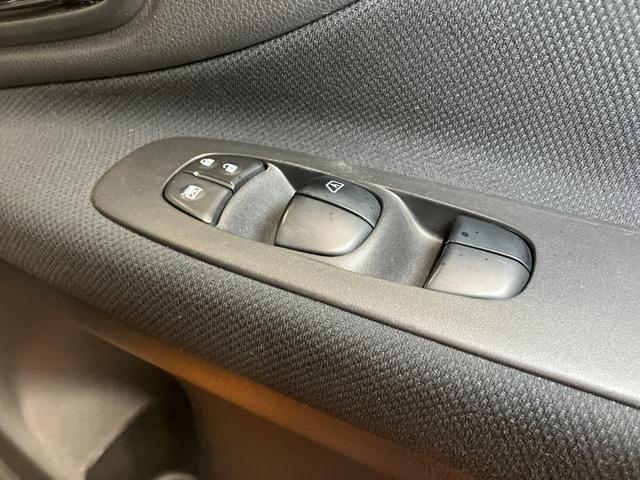 セレナハイウェイスター S−ハイブリッド衝突被害軽減ブレーキシステム 3列シート ステアリングスイッチ Pスタート アイドリングストップ 両側オートスライドドア レーンアシスト ETC 電動格納ミラー キーフリー(神奈川県)の中古車