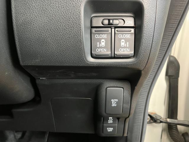 N−BOXG ターボSSパッケージ衝突被害軽減ブレーキシステム 両側オートスライドドア Bカメラ ステアリングスイッチ クルーズコントロール パドルシフト シートヒーター ETC Pスタート キーフリー(神奈川県)の中古車