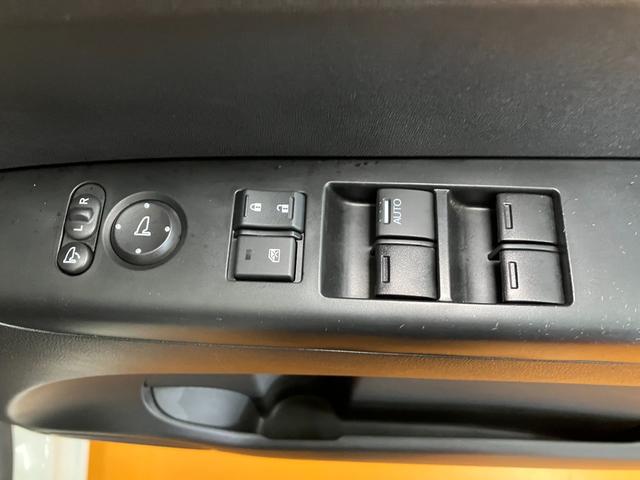 N−BOXG ターボSSパッケージ衝突被害軽減ブレーキシステム 両側オートスライドドア Bカメラ ステアリングスイッチ クルーズコントロール パドルシフト シートヒーター ETC Pスタート キーフリー(神奈川県)の中古車