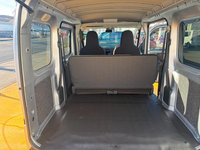 ハイゼットカーゴＤＸサポカーＳワイド適合　ラジオ　エアコン　アクセサリーソケット　コーナーセンサー　アイドリングストップ　光軸調整ダイヤル　横滑り防止機能　誤発進抑制機能　パワーウインドウ　キーレス（神奈川県）の中古車