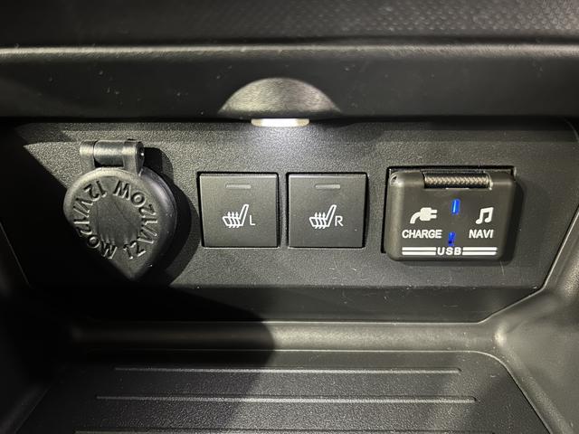 ロッキープレミアムサポカーＳワイド適合　ＵＳＢ接続端子　ステアリングスイッチ　全車速追従機能付ＡＣＣ　パノラマモニター対応　シートヒーター　コーナーセンサー　Ｂカメラ　キーフリー（神奈川県）の中古車