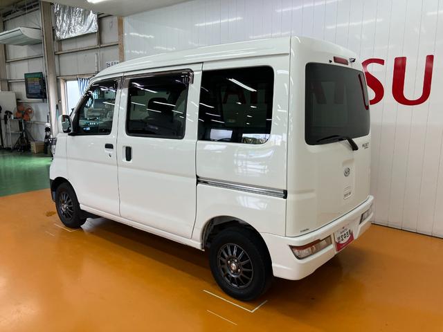 ハイゼットカーゴクルーズターボＳＡIIIサポカーＳワイド適合　両側スライドドア　Ｂカメラ　エアコン　アイドリングストップ　オートハイビーム　横滑り防止機能　誤発進抑制機能　光軸調整ダイヤル　電動格納ミラー　ＥＴＣ　キーレス（神奈川県）の中古車