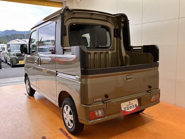 ハイゼットカーゴデッキバンＧサポカーＳワイド適合　エアコン　アクセサリーソケット　コーナーセンサー　Ｐスタート　アイドリングストップ　コーナーセンサー　横滑り防止機能　誤発進抑制機能　電動格納ミラー　パワーウインドウ（神奈川県）の中古車